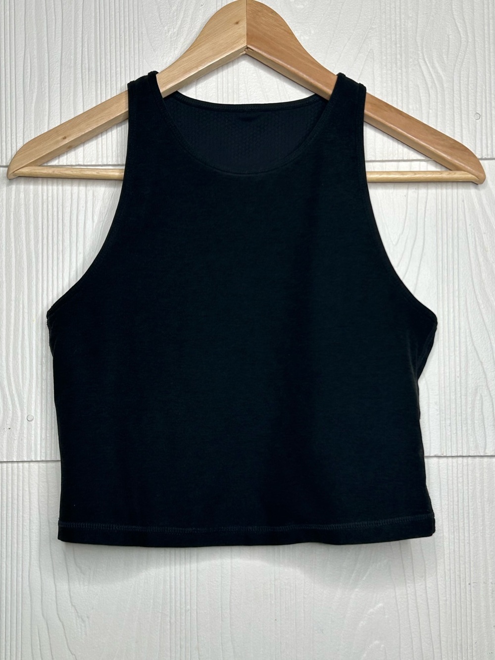 Vuori Black Cropped Tank - Women's Sleeveless Active Top